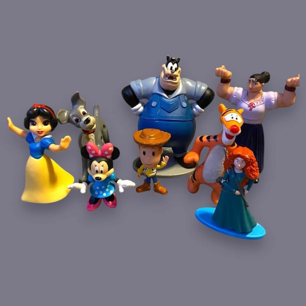 8 piece Disney Characters Figurines Bundle